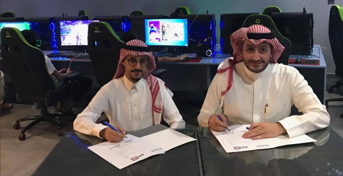 اتفاقية رياضات الكترونية سعودية nafs glitchgamz esports